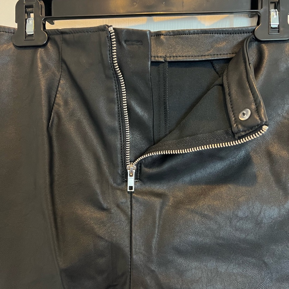 H&M High Waisted Faux Leather Shorts - Picture 3 of 5